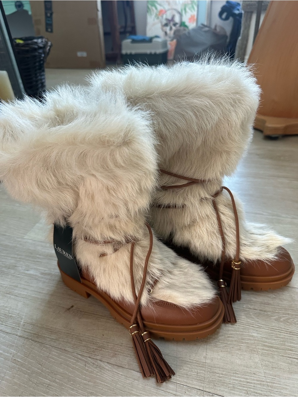 NWT Ralph Lauren Celia Womens Shearling Leather Winter & Snow Boots In White
